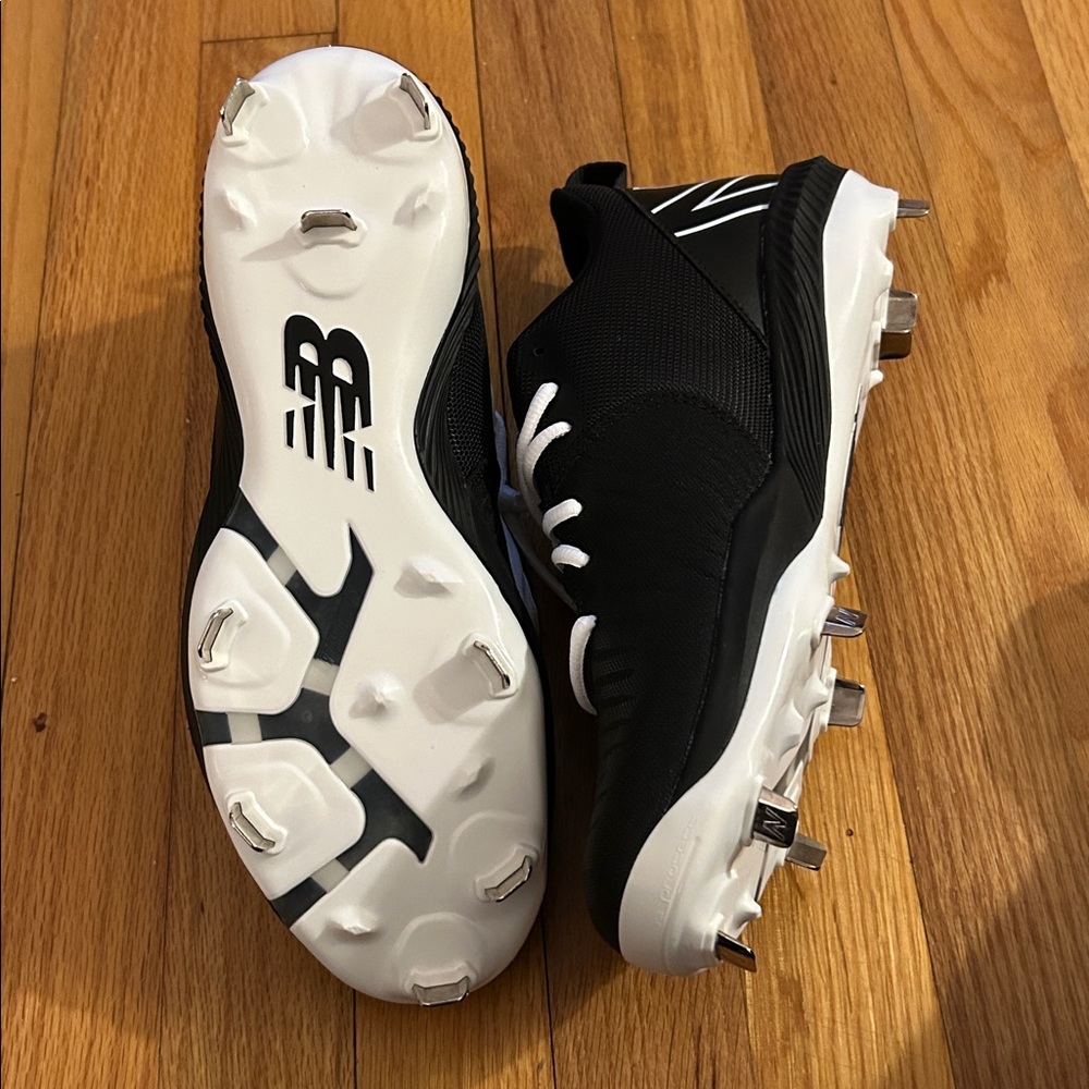 New Balance Cleats - Picture 3 of 4